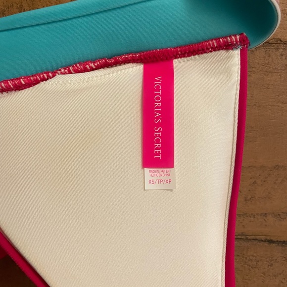 Victoria’s Secret bikini top - Picture 3 of 3